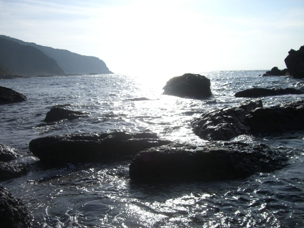 そこは、時間の止まったほんの小さな港町だった。